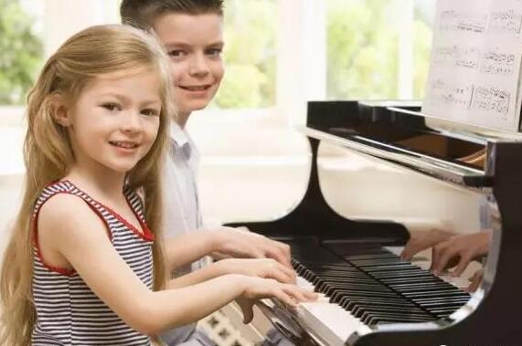 学习钢琴为孩子带来受用一生的财富